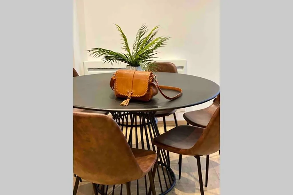Appartement Proche Gare Neuf, Ambiance Highland Valence  France